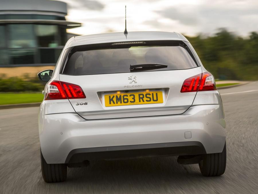  Peugeot 308 2013 года  (UK) (фото 24 из 25)